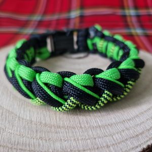 Green and black paracord bracelet - by Loch Lomond Paracord